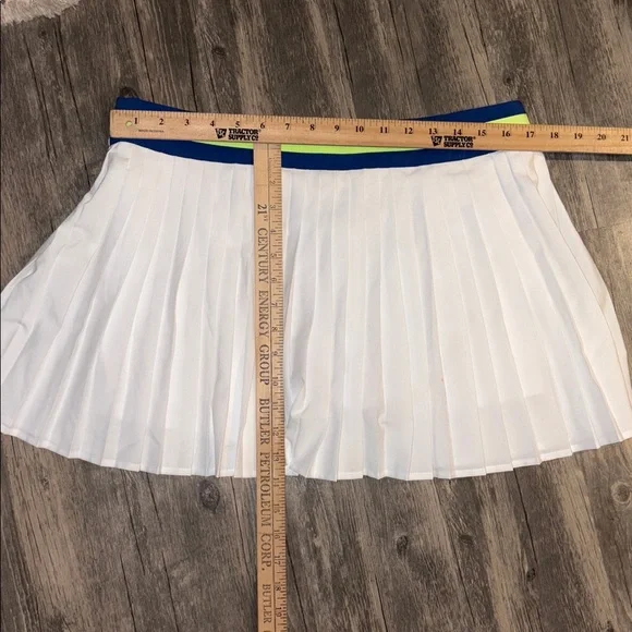 Lacoste White tennis Skirt with Blue and Green Accents size 12 woman’s - Picture 6 of 6